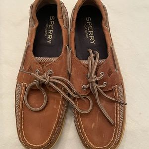 Sperry topsides